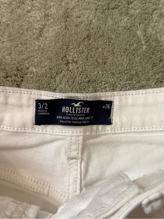 Hollister Cream High-Rise Denim Shorts - Picture 2 of 4